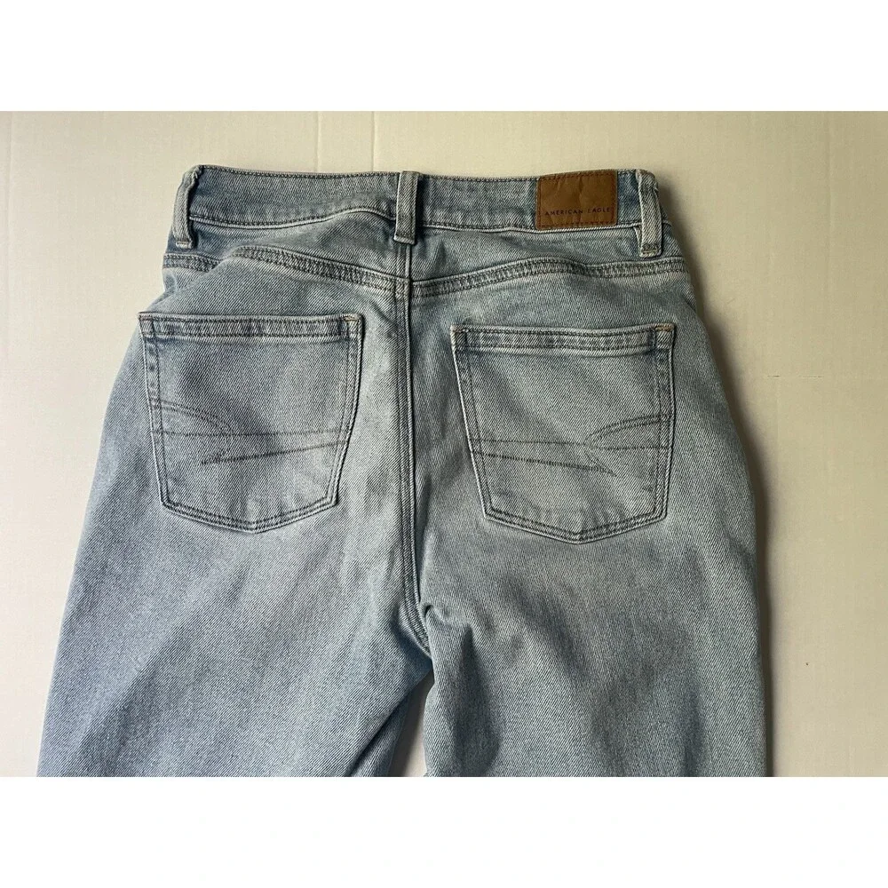 American‎ Eagle Womens Light Wash Distressed High Waisted Mom Jeans Regular